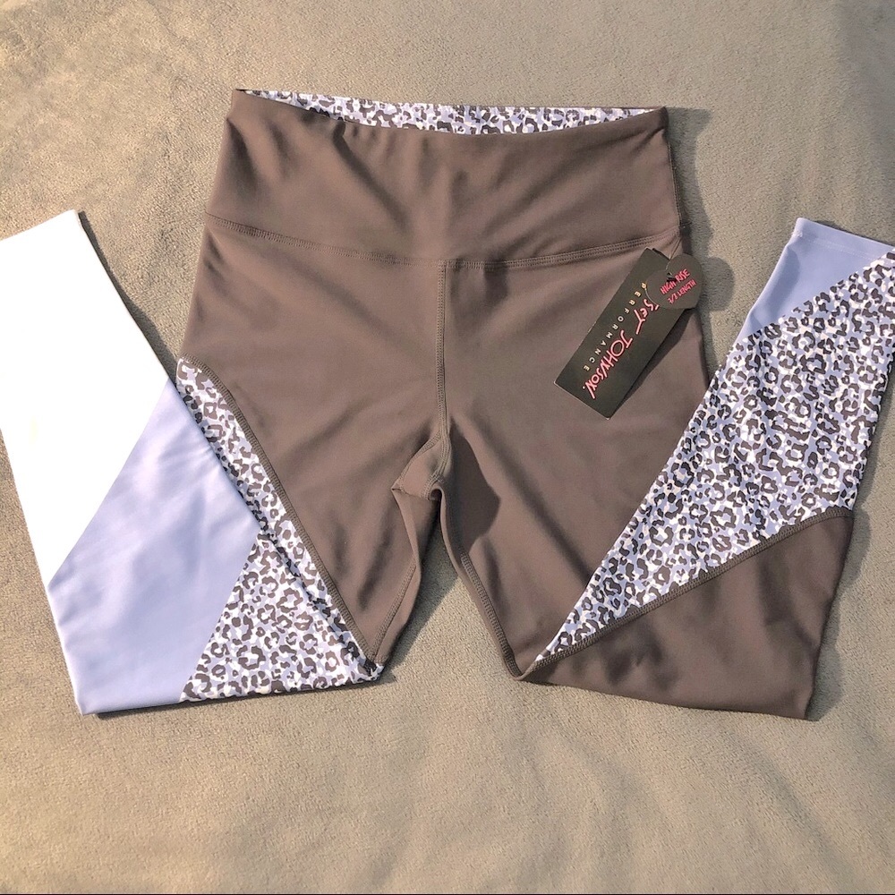 NWT Betsy Johnson Performance High Rise M Leggings